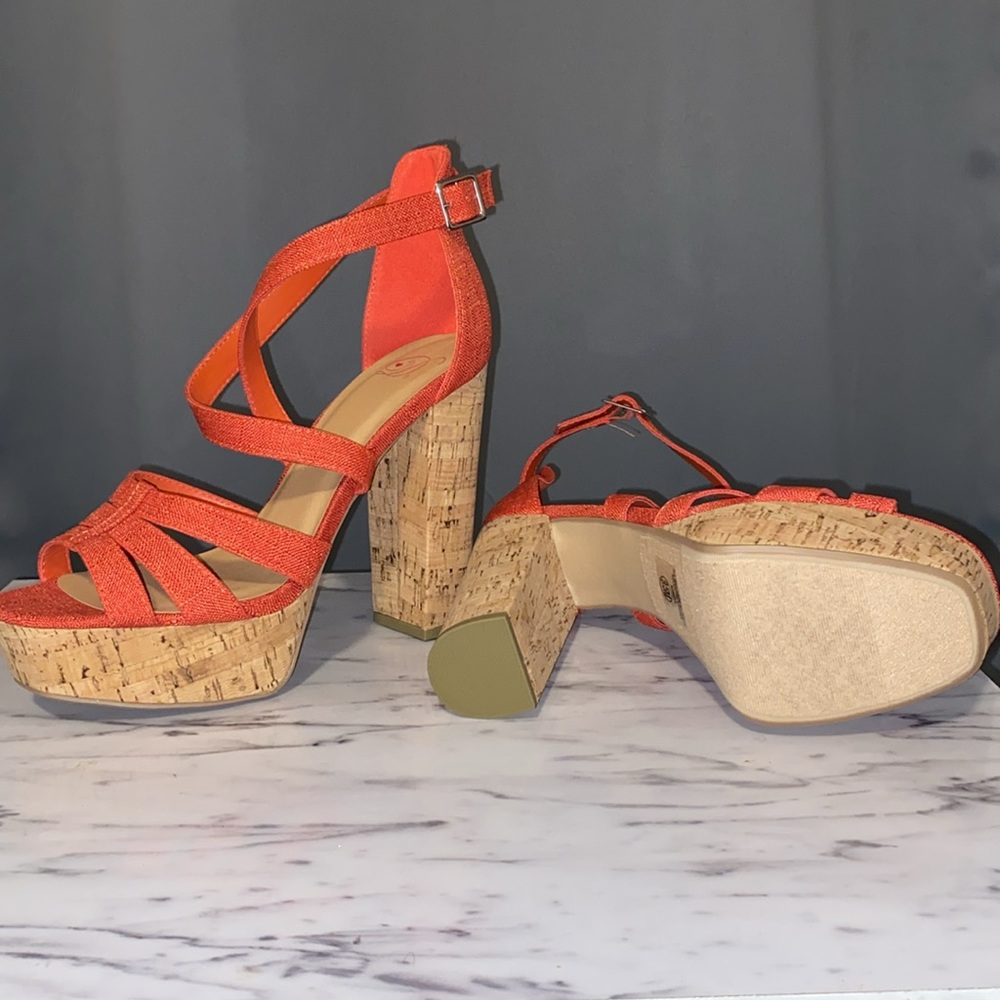 Shoes - Picture 4 of 5